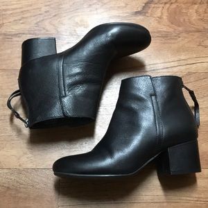 STEVE MADDEN BLACK BOOTIES